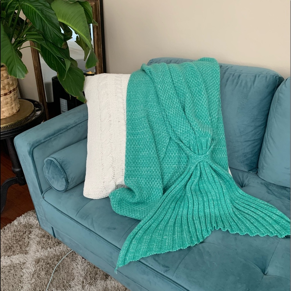 MERMAID BLANKET🧜‍♀️🐬 - Picture 3 of 5
